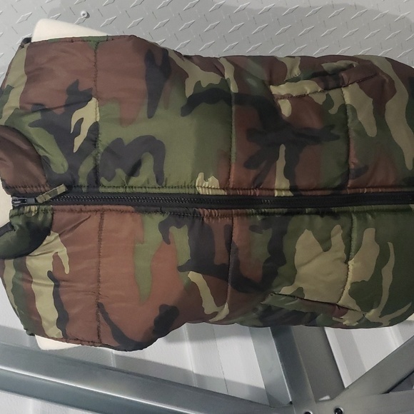Boys Camo sleeveless vest size‎ 16/18 - Picture 2 of 6